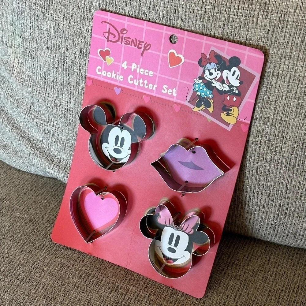 Disney Mickey and Minnie Mouse 4 Piece Metal Cookie Cutter Set Valentine NWT